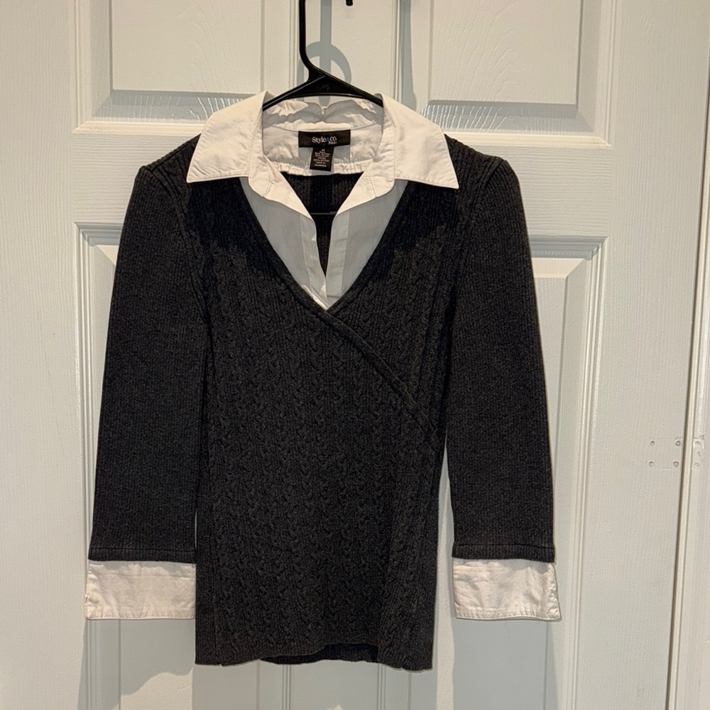 New York & Company Black and White V-Neck Sweater